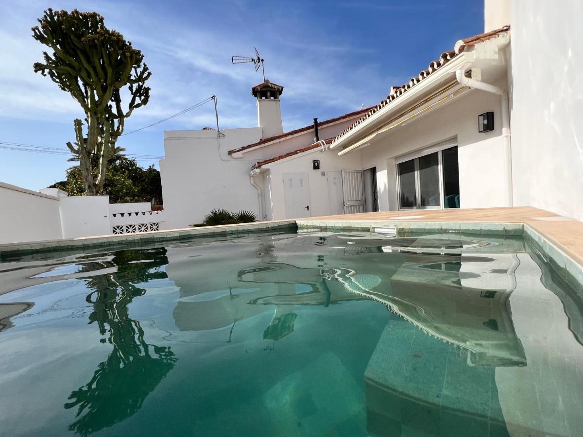 Karibu Beach & Pool Marbella Exteriör bild