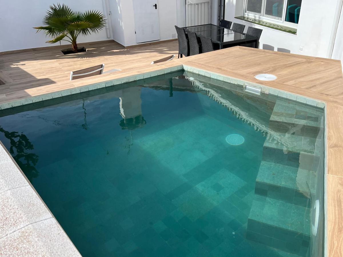 Karibu Beach & Pool Marbella Exteriör bild