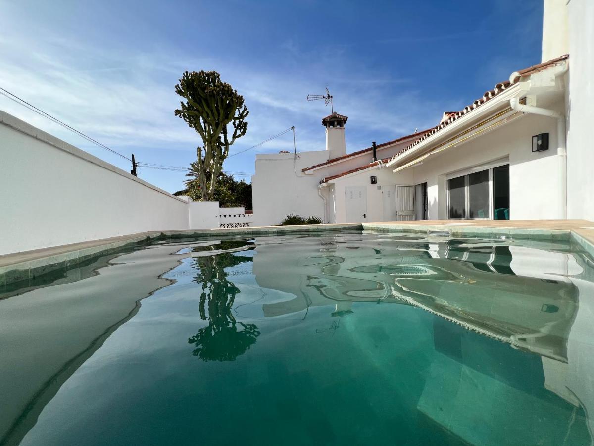 Karibu Beach & Pool Marbella Exteriör bild