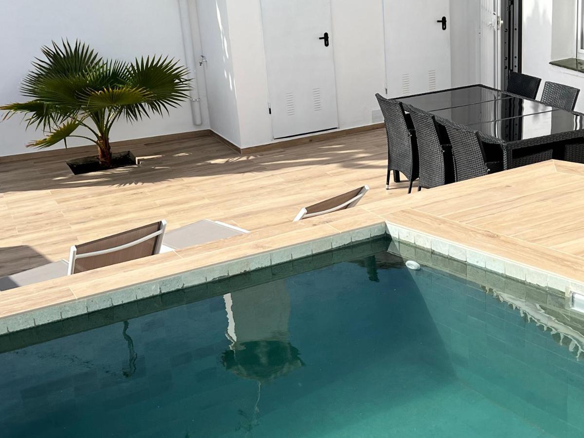 Karibu Beach & Pool Marbella Exteriör bild